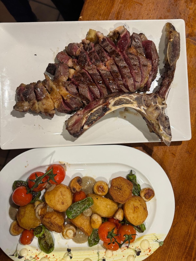 Chuletón con guarnición
