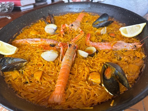 Fideuá marinera